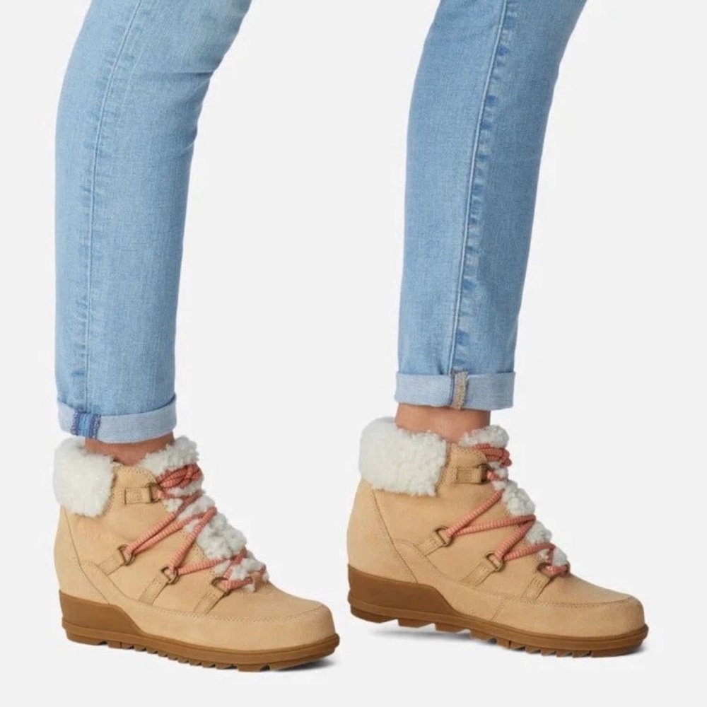 Sorel Women’s Tan Winter Boots with Shearling Trim and Pink Laces